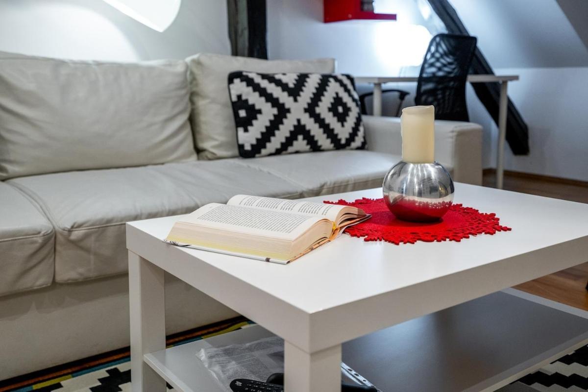 Modern Apartment Centrally Located ซาเกร็บ ภายนอก รูปภาพ