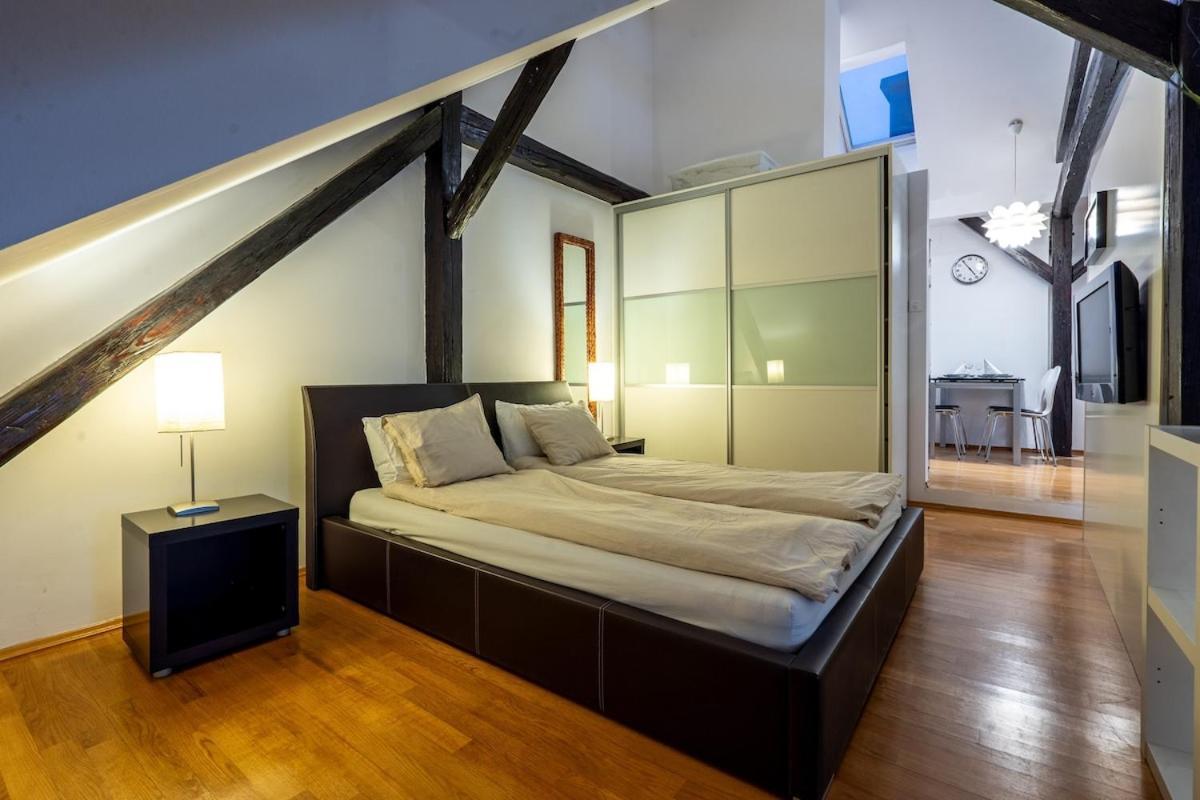 Modern Apartment Centrally Located ซาเกร็บ ภายนอก รูปภาพ