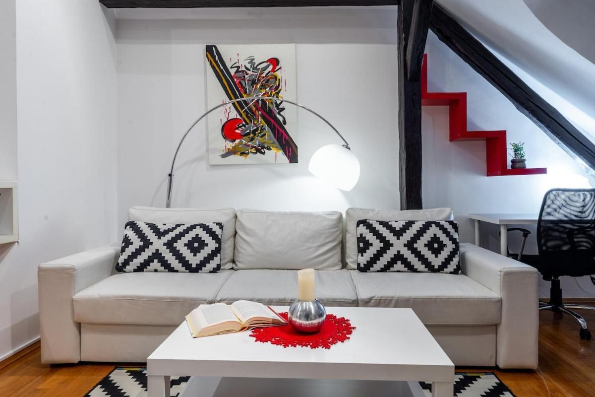 Modern Apartment Centrally Located ซาเกร็บ ภายนอก รูปภาพ