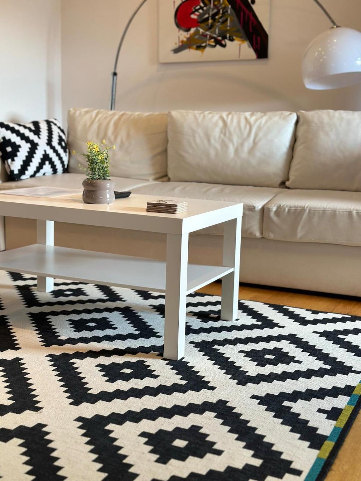 Modern Apartment Centrally Located ซาเกร็บ ภายนอก รูปภาพ